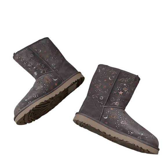 NEW UGG CLASSIC ZODIAC SHORT Boots Gray size 8 - Picture 4 of 9